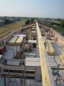 Montaggio tetto in legno nuova costruzione civile zanella costruzioni edili montebelluna treviso