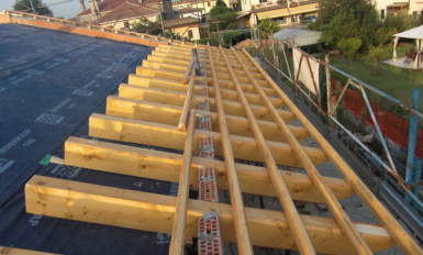 Tetto in legno nuova costruzione civile zanella costruzioni edili montebelluna treviso